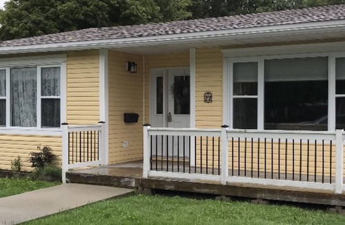 Terra Nova House | Cottage on Abraham, patio with BBQ, larg backyard