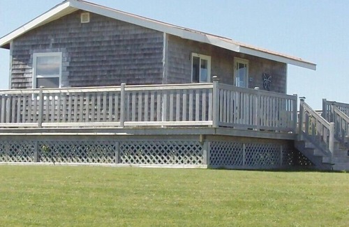 Morell Cottage | Cottage Overlooking Sandy Beach - St. Peter's Harbour