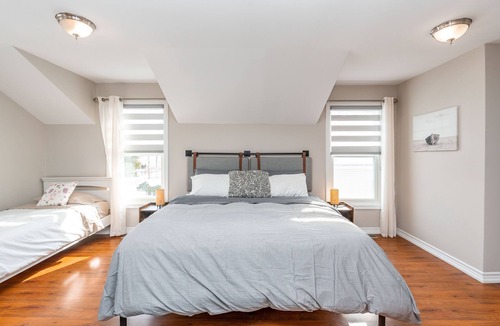 Alcona Cottage | Cottage right across Lake Simcoe