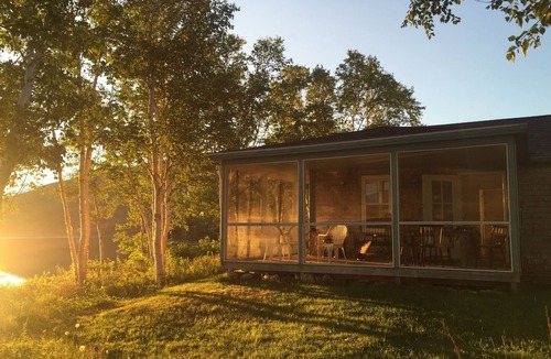 South Harbour Cottage | Cottage surrounded by splendor