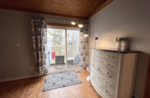 Barrie Cottage | Cottage W LAKE VIEWS, beside waterfront trail and steps from beach