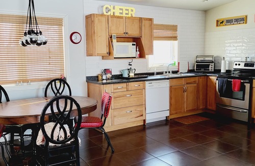 Strathclair Cabin | Country cabin by Riding Mountain National Park- scenery at its best!