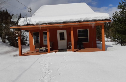 Clearwater House | Country Cabin in the wilderness at the entrance to Wells Gray Park