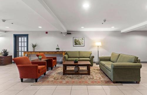 North Industrial Hotel | Country Inn & Suites by Radisson, Saskatoon, SK