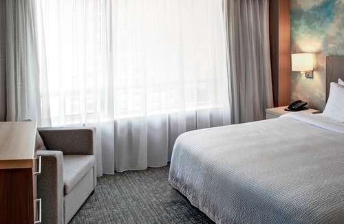 Church and Wellesley Hotel | Courtyard by Marriott Downtown Toronto