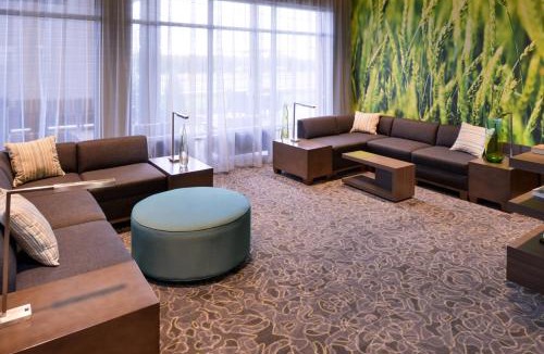 North Industrial Hotel | Courtyard by Marriott Saskatoon Airport
