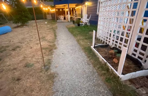 Cowichan Bay Apartment | Cowichan Bay Private Entrance 1-Bdrm Suite Quiet