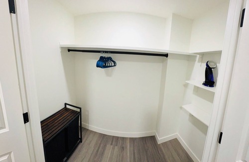 Chestermere House | Coziest & Modern Basement Retreat East of Calgary