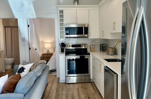 Dartmouth Apartment | Cozy 1 Bedroom Apartment Downtown Dartmouth