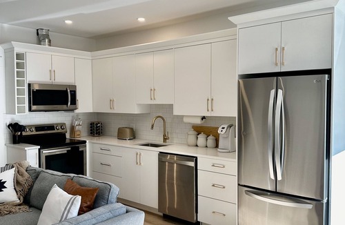 Dartmouth Apartment | Cozy 1 Bedroom Apartment Downtown Dartmouth