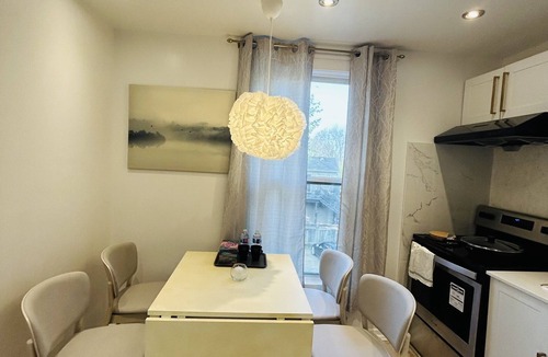 Grimsby Apartment | Cozy 1-Bedroom Apartment in the Heart of Grimsby