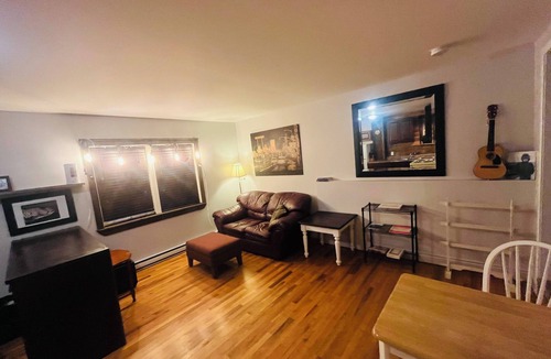 Waterford Valley House | Cozy 1 bedroom close to dt next to river