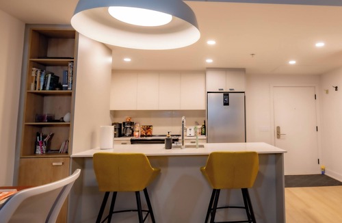 Old Montreal Condo | Cozy 1-bedroom condo with WiFi, fitness room and office space in old Montréal