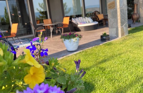 Southwest Mission House | Cozy 1 Bedroom Guest Suite, Private Entrance and Parking