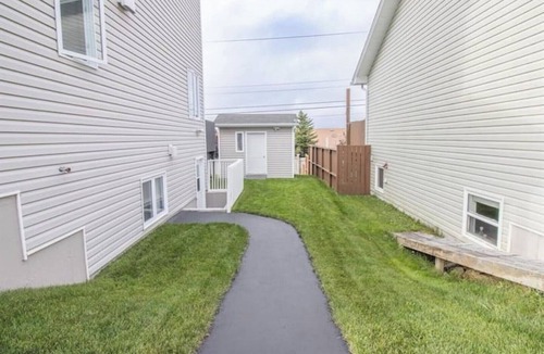Terra Nova Apartment | Cozy 2 Bedroom Apartment near St.John's airport with lockbox key Entrance.