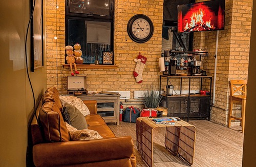 Exchange District Condo | Cozy 2-Bedroom Loft in DT! Walking distance to the Forks and Canada Life Centren
