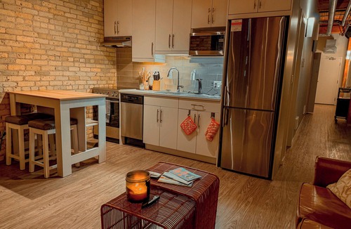 Exchange District Condo | Cozy 2-Bedroom Loft in DT! Walking distance to the Forks and Canada Life Centren