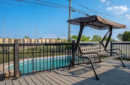 Laval House | "Cozy 2-Bedroom Retreat – Perfect for Families or Small Groups of 5