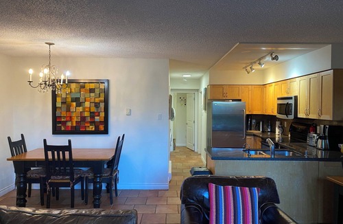 Kitsilano House | Cozy 2-Bedroom Suite in the Heart of Kits
