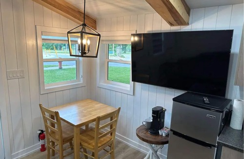 Alcona Cabin | Cozy 2 Person Cabin