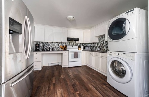 Sudbury Apartment | Cozy 2BR Apt near Downtown | Free Parking & Wi Fi