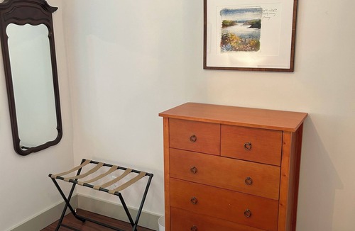 Salt Spring Island Bed & Breakfast | Cozy 2BR Farm B&B Near Ganges