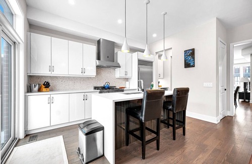 Vaughan House | Cozy 2BR Home w/Office, BBQ & Fireplace