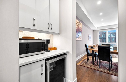 Vaughan House | Cozy 2BR Home w/Office, BBQ & Fireplace