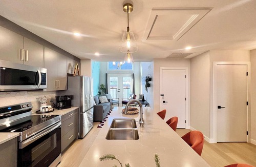 Harvie Heights Apartment | Cozy 2BR Retreat with Stunning Views of Rundle MT