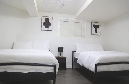 Calgary Apartment | Cozy 3 beds Suite Near Calgary Airport Sleeps 6