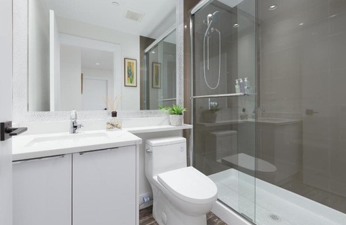 Riley Park-Little Mountain House | Cozy 3BDR Suite near Queen Elizabeth Park