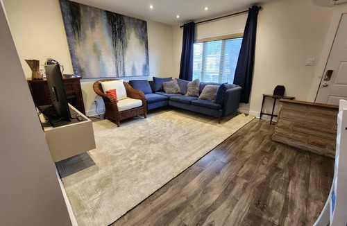 Lachine Apartment | Cozy 3BR Apartement, 15m Downtown, 10m Airport, Quiet neighborhood Very walkable