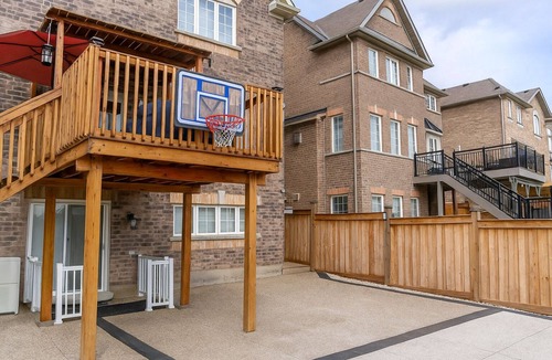 Caledon Apartment | Cozy 3BR Caledon Bsmt Suite w/Private Access & Basketball Court—Near Brampton!