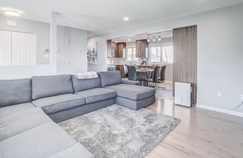 District des Promenades House | Cozy 5-Bedroom Home, 3 Parking, Up to 10 guests, 10 mins away from Parliament
