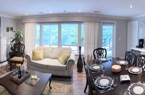 West Vancouver House | Cozy abode, lovely and bright