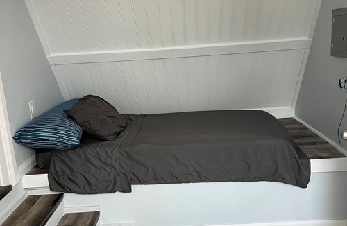 Saint John Cabin | Cozy Aframe 4 beds, full bathroom, kitchenette cabin with WiFi in Saint John