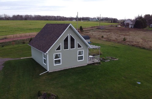 Queens County House | Cozy All Season Country Cottage- 15 min to Charlottetown