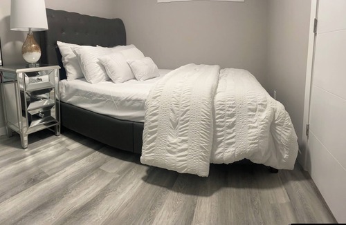 Symons Valley Bed & Breakfast | Cozy and Clean Legal Suit in North West Calgary