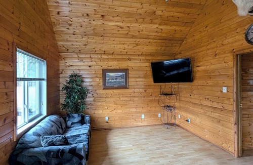 Regional District of Fraser-Fort George Ski Chalet | Cozy and Relaxing Getaway Cabin #1