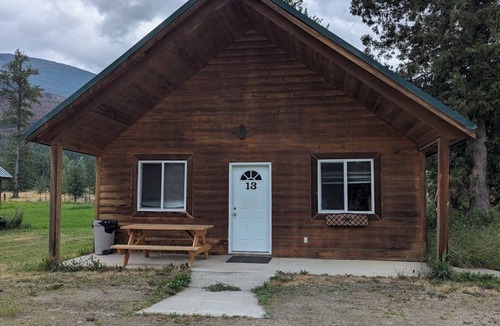 McBride Cabin | Cozy and Relaxing Getaway Cabin #13