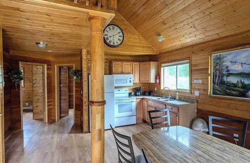 McBride Cabin | Cozy and Relaxing Getaway Cabin #14