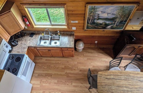 McBride Cabin | Cozy and Relaxing Getaway Cabin #14