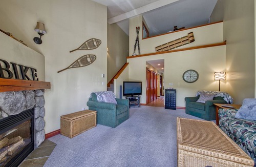 Sun Peaks Condo | Cozy and Spacious Condo Walking Distance to Lifts and Village