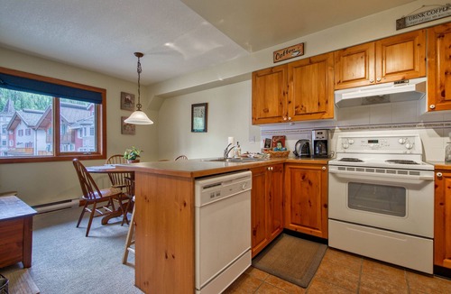 Sun Peaks Condo | Cozy and Spacious Condo Walking Distance to Lifts and Village
