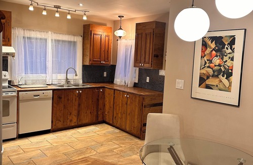 Dorval Apartment | cozy apartment in Dorval