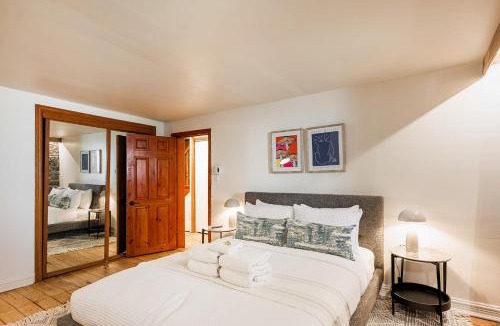 Shaughnessy Village Apartment | Cozy Apartment in Downtown Montreal