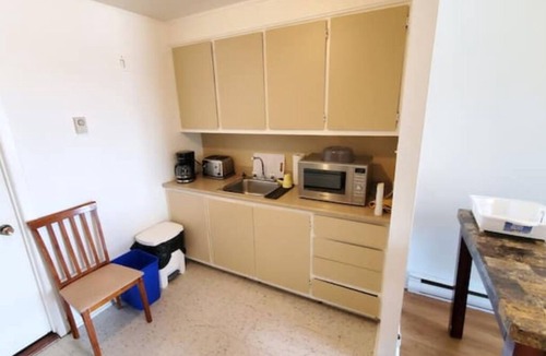 LaSalle Apartment | Cozy Apartment with Parking, River View, 15 minutes Downtown