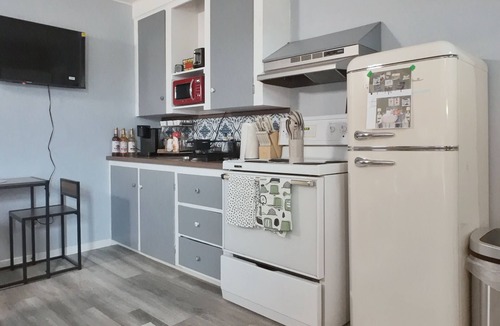 Bridgewater Apartment | Cozy Bachelor w/Balcony - Apt 4
