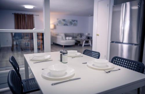 Barrie House | Cozy Barrie Home - Minutes to College & Hospital