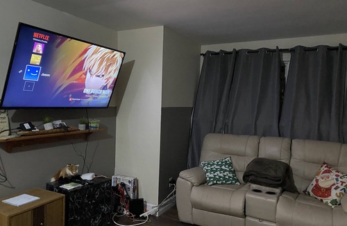 Yarmouth House | cozy basement Pet friendly proximity to popular attractions wireless internet
